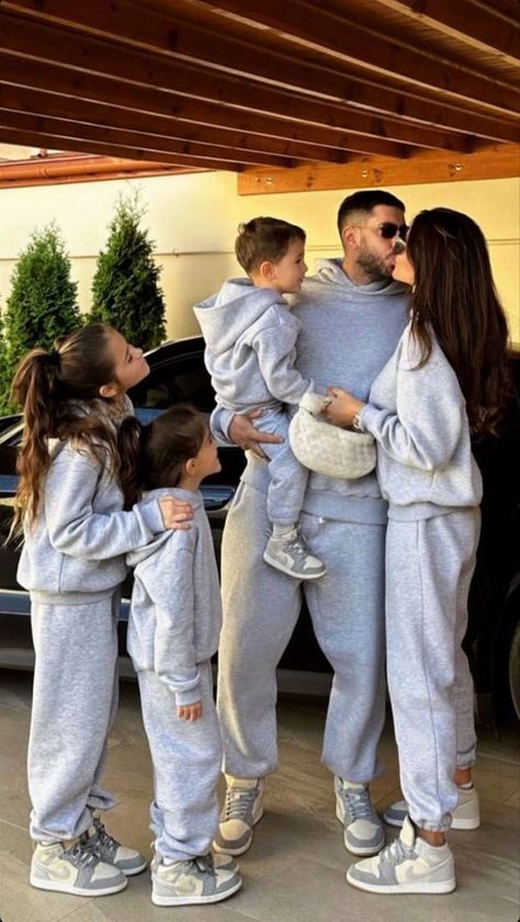 Life Goals Future, Dream Family, Instagram Family, Future Mom, Future Lifestyle, December 31, Couples Poses For Pictures, Mommy Life, Cute Family