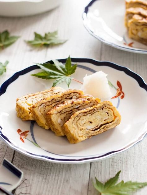 Dashimaki Tamago (Japanese Rolled Omelette) Dashimaki Tamago, Tamago Recipe, Rolled Omelette, Dried Tofu, Japanese Egg, Taiwan Food, Omelette Recipe, Egg Recipes For Breakfast, 3 Eggs