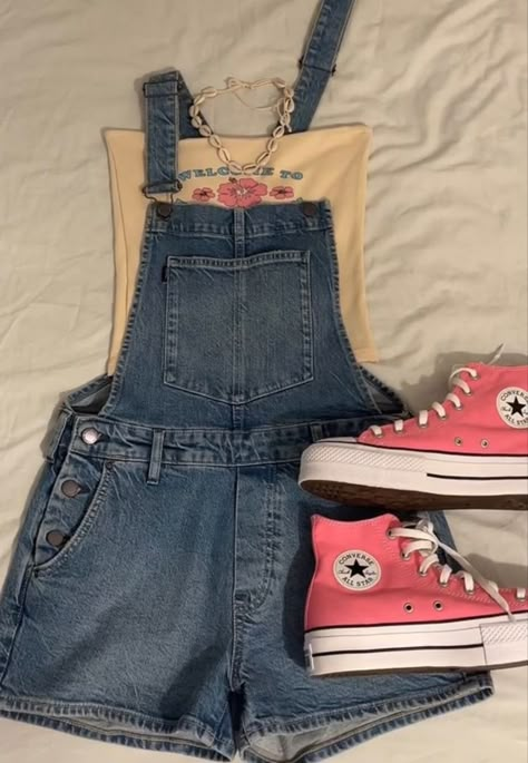 Summer Camp Clothes Aesthetic, 80s Summer Camp Outfits, Nevio Aurora, Camp Outfits Aesthetic, Obx Outfits, Church Camp Outfits, Downtown Outfits, Outfit Inspo Summer, روتين العناية بالبشرة