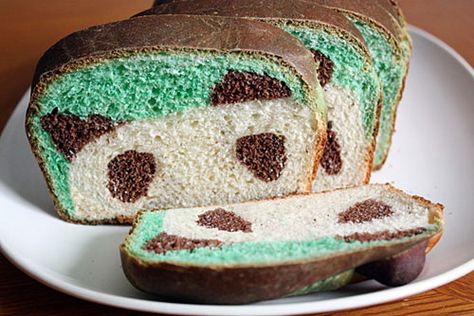 Panda Bread anyone? Panda Bread, Sandwich Loaf, Creative Recipes, Bread Loaf, Om Nom, Cute Food, Cornbread, Kids Meals, Bread Recipes