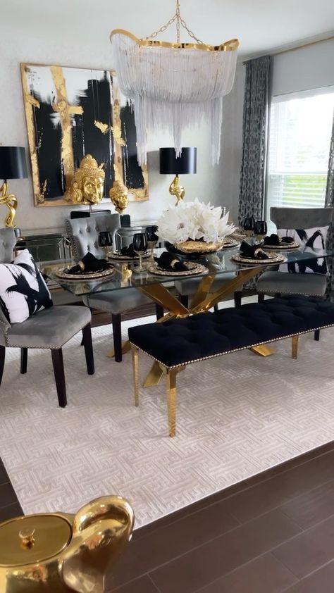 Hollywood Glam Dining Room, White Black And Gold Dining Room, Black And Gold Dining Room Decor, Black White And Gold Dining Room, Dining Room Design Black, Gold And Black Living Room Ideas, Dinning Room Decorations Ideas, Black Gold Dining Room, Glam Dining Room Decor