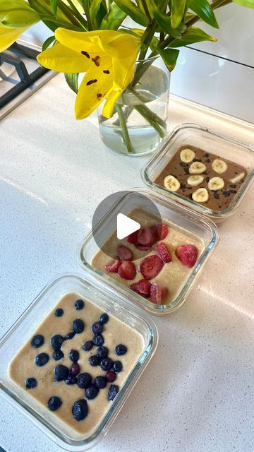 Taylor Johnson — Dietitian on Instagram: "Day 7 of 10 days of the healthy breakfast series: Protein Pancake Bowl 🥞😍 high protein, high fiber & serious delishhh 🤌🏻  P.S. looking for a specialized dietitian? Use my code Taylor20 👉🏻 to be matched with an AMAZING dietitian on my team + for 20% off your first month 🙌🏻😊 link in bio @topnutritioncoaching   Recipe per individual serving: - 1/2 extra ripe banana or swap for apple sauce - 1 egg - 1/3 cup almond flour (GF) or whole wheat flour - 1 scoop protein powder - 2 tbsp milk of choice  - 1/4 tsp baking soda - Dash cinnamon - Dash salt (Could skip and use your favourite pancake mix like @birchbenders according to package directions)  Customise your pancake  mix-ins + toppings: - Fresh or defrosted frozen strawberries - Fresh or defrost Pancake Bowl Recipe, High Protein Pancake Bowl, Pancake Protein Bowl, Protein Pancake Bowl, Protein Pancake Mix Recipes, Baked Protein Pancake Bowl, Diy Protein Pancake Mix Easy, Kodiak Protein Pancakes, Pancake Bowl