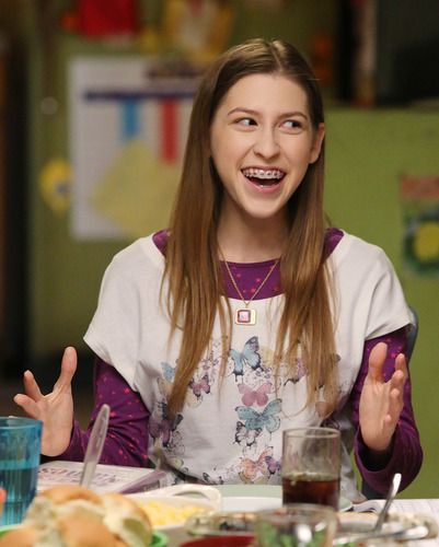 Sue Heck from The Middle. My family thinks I look and act like her, which yeah I guess I do sometimes lol. The Middle Sue, Sue Heck, Eden Sher, The Middle Tv Show, Braces Girls, Laugh Track, Best Life Advice, I Cant Help It, Middle Child