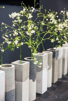 Good home decor can totally change how a place feels. Decorating your home is all about doing what makes you happy. Diy Cement Planters, Decoration Beton, Concrete Candle Holders, Diy Concrete Planters, Cement Diy, Concrete Diy Projects, Concrete Vases, Concrete Furniture, Cement Planters