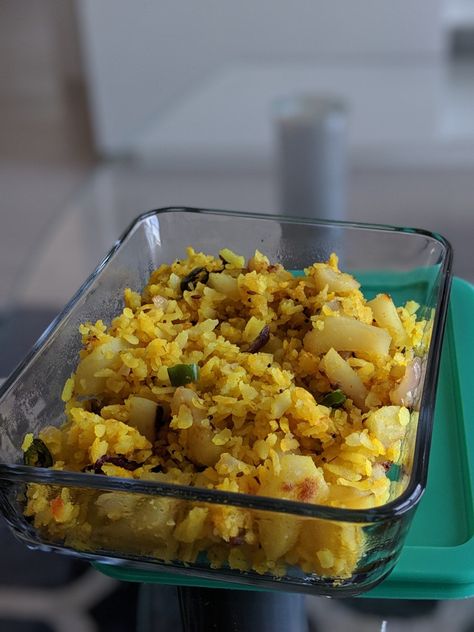 Poha Indian Food Culture, Healthy Valentines, Recipes Snacks, Quick Recipes Snacks, Food Culture, Indian Food, Quick Recipes, Home Brewing, Bon Appetit