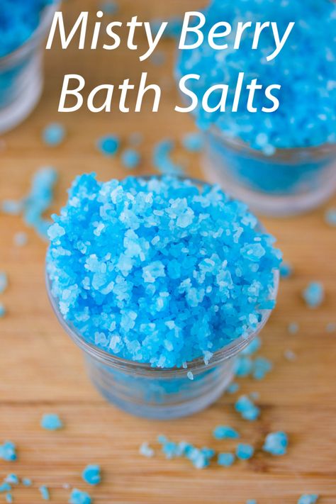 Bath Salt Containers, Bath Salts Diy Recipes, Homemade Bath Salts Recipe, Bath Soak Recipe, Bath Salts Recipe, Bath Salts Diy, Lavender Bath Salts, Moisturizing Bath, Lavender Bath