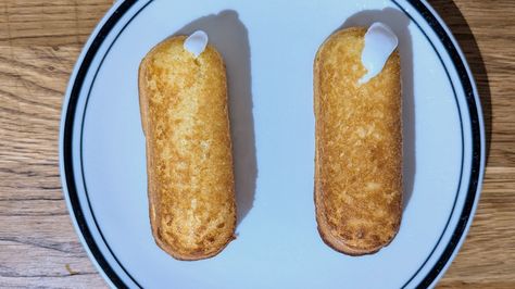 Air Fried Twinkies Are, Unfortunately, Good - The Takeout Hostess Snack Cakes, Fried Twinkies, Hostess Snacks, Countertop Oven, Air Frying, Snack Cake, Fast Food Restaurant, Food Trends, First Bite