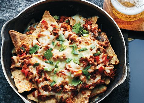 null Chili Nachos Recipe, Best Ground Turkey Recipes, Canadian Living Recipes, Chili Nachos, Best Chili Recipe, Game Day Appetizers, Superbowl Snacks, Nachos Recipe, Turkey Chili