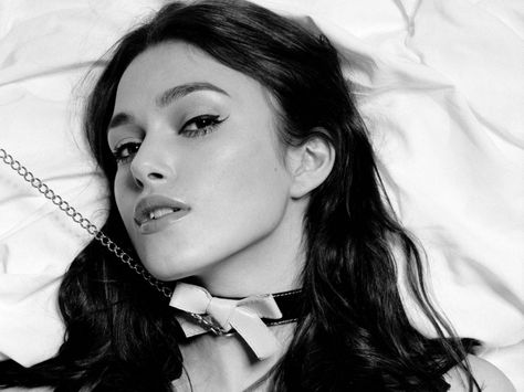 Knightley Keira, Meaghan Rath, Kiera Knightly, Keira Knightly, Collar Chain, Keira Knightley, Movie Star, Collar And Cuff, Collar And Leash