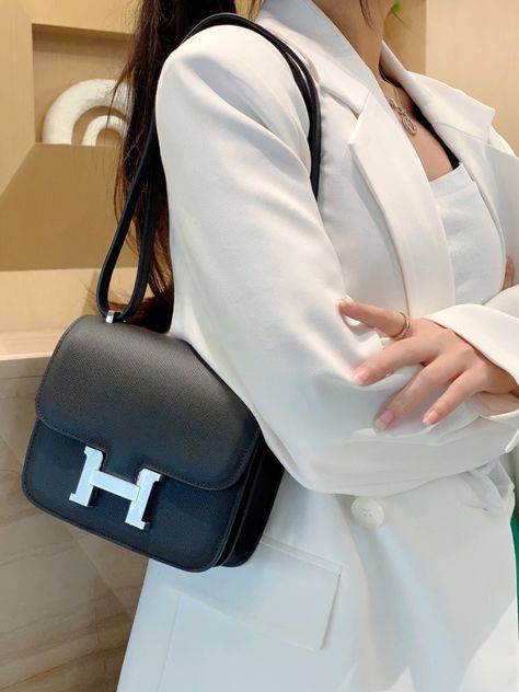 Hermes Constance Bag Outfit, Hermes Constance Bag, Mini Outfit, Photo Insta, Hermes Constance, Luxury Bag, Stylish Work Outfits, Bags Designer Fashion, Dream Life