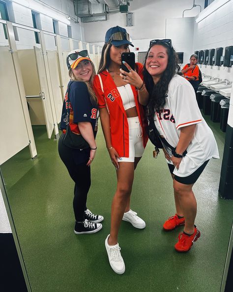 Astros Game Outfit Women, Astros Game Outfit, Astros Outfit Woman, Astros Outfit, Astros Game, Show Love, Baseball Fan, Gameday Outfit, Gaming Clothes