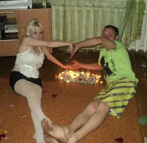 Cursed Sibling Images, Corny Couple Pictures, Cursed Couple Images, Silly Duo Poses, Eastern Europe Fashion, Weird Couples Pictures, Cringe Couple, Weird Photoshoot, Silly Couples