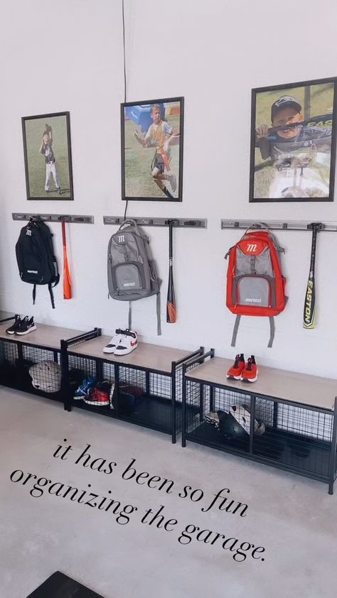 Sports Equipment Storage, Sports Storage, Workshop Diy, Garage Storage Inspiration, Garage Renovation, Garage Organize, Ball Storage, Mud Room Storage, Diy Craft Ideas