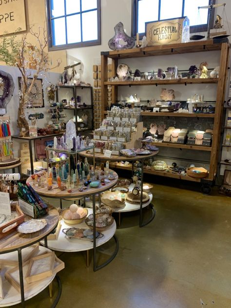 Crystal Retail Display Ideas, Crystal Retail Display, Spiritual Store Aesthetic, Incense Display Retail, Grocery Store Display Ideas, Crystal Store Display Ideas, Witchy Store Aesthetic, Witchy Shop Ideas, Metaphysical Store Ideas