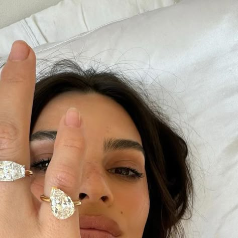 Emily Ratajkowski on Instagram: "divorce rings ©️ @alisonlou" Emily Ratajkowski Wedding Ring, Emrata Divorce Ring, Emrata Ring, Divorce Rings, Going Numb, Divorce Ring, Dating An Older Man, Wifey Material, Older Man