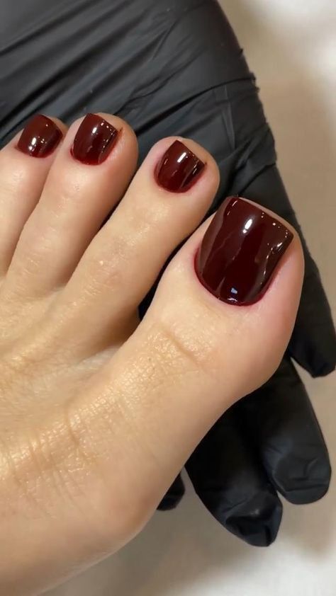 Toe Nails Inspiration, Ideas De Pedicure, Trendy Nails Color, Pedicure Nail Colors, Best Pedicure Colors, Toes Nails Colors, Fall Toe Nails, Pedicure Designs Toenails, Kutek Disney