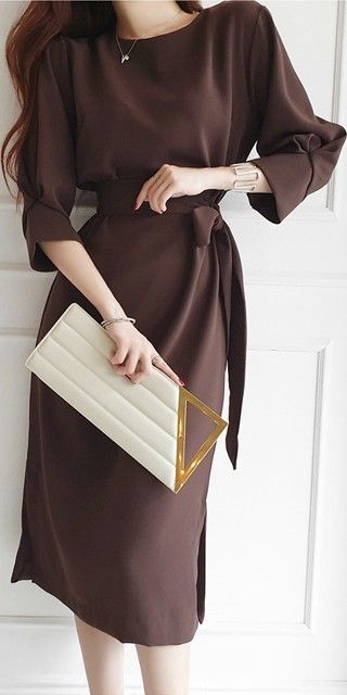 Classy Dresses Elegant Knee Length, Classy Dresses Elegant Formal, Sunday Dress Outfit, Classy Midi Dress, Elegant Knee Length Dresses, Brown Dresses Formal, Classy Midi Dresses, Elegant Fashion Outfits, Knee Length Dresses Casual