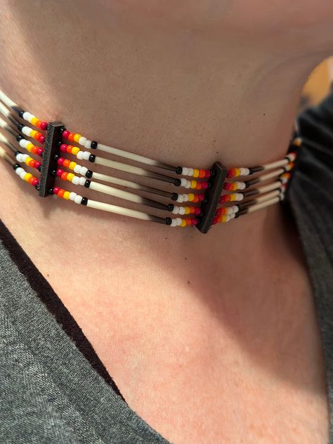 Native Beading Necklace, Native American Beaded Jewelry Patterns, Porcupine Quill Jewelry Native Americans, Porcupine Quill Necklace, Indigenous Necklace, Quill Jewelry, Porcupine Quill Jewelry, Native American Inspired Fashion, Native Indian Jewelry