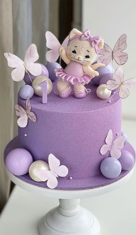 Pretty cake decorating designs we've bookmarked : 1st birthday soft purple cake Cake Designs For Twins, 1st Birthday Cake Designs, Bolo Do Mario, Baby 1st Birthday Cake, Birthday Cake Designs, Cake Designs For Girl, Cake Designs For Kids, Purple Cakes Birthday