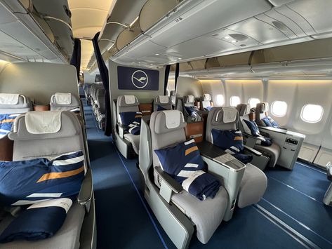 Lufthansa unveils stunning new first-class and business-class seats - The Points Guy Lufthansa First Class Cabin, Lufthansa Business Class 747, Vienna Ball, Hainan Airlines, Economy Seats, Flying First Class, Business Class Seats, First Class Seats, Business Class Flight