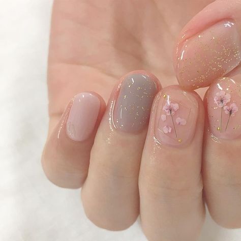 So cute! Hot Wedding, Unghie Sfumate, Korean Nail Art, Asian Nails, Her Nails, Simple Nail Art Designs, Soft Nails, Nail Swag, Kawaii Nails