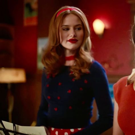 Cheryl Blossom Season 7, Cheryl Blossom Outfits, 50s Aesthetic, Cheryl Blossom Riverdale, Riverdale Cheryl, Blossom Season, Hula Dance, Riverdale Cast, Madelaine Petsch