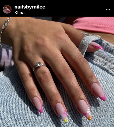 Clean Acrylic Nails, End Of Summer Nails, Rounded Acrylic Nails, 2023 Nails, Sassy Nails, Subtle Nails, Summery Nails, Almond Acrylic Nails, Cute Gel Nails