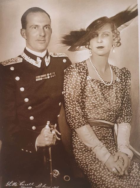 King Umberto II and Queen Marie-José of Italy - Category:Umberto II of Italy and Queen Marie-José - Wikimedia Commons King Of Italy, Kingdom Of Italy, Queen Mary, Prince And Princess, Wikimedia Commons, Still Image, Royal Family, Belgium, Royalty