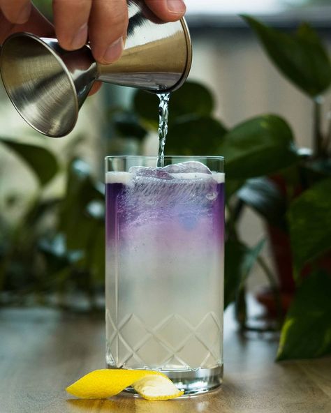 Lavender Liqueur, Tom Collins Recipe, Tea Cocktail Recipes, Pear Brandy, Raspberry Cocktail, Recipe Photo, Whisky Sour, Spicy Cocktail, Vodka Lemonade