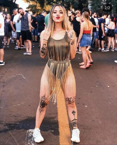 55 Coachella Outfits that'll make you look Bold & Confident - Hike n Dip Modest Rave Outfits, Matching Rave Outfits, Tomorrowland Outfit, Africa Fashion Woman, Edc Festival, Coachella Outfits, Rave Outfits Edc, Rave Fits, Festival Outfits Rave