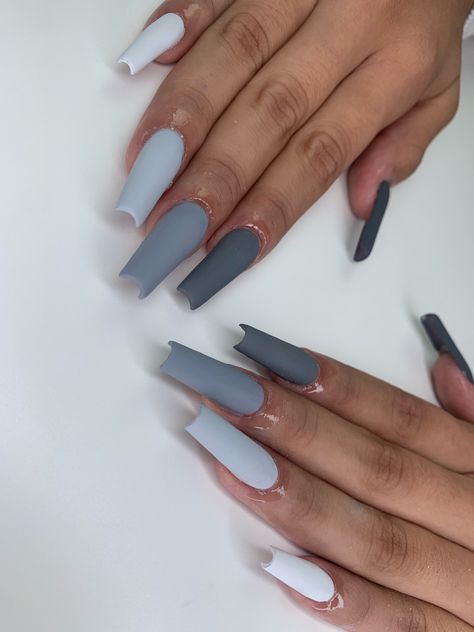 Nails Grey, Grey Acrylic Nails, Grey Nail Designs, Unghie Sfumate, Ombre Acrylic Nails, Aesthetic Nails, Edgy Nails, Gel Nails Diy, Gray Nails