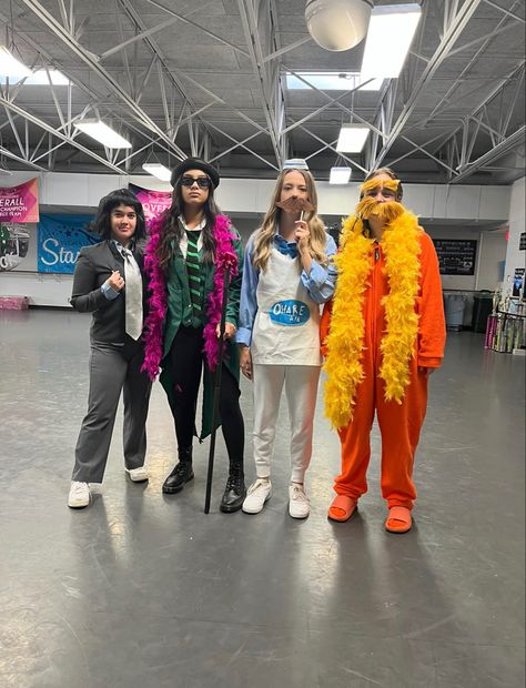 4 Friend Costume Ideas, Halloween Costume Group Funny, The Lorax Trio Costume, Group Of Four Costume Ideas, Four Person Group Costumes, Lorax Duo Costume, Lorax Trio Costume, Matching Costumes 4 People, Funny Outfit Ideas