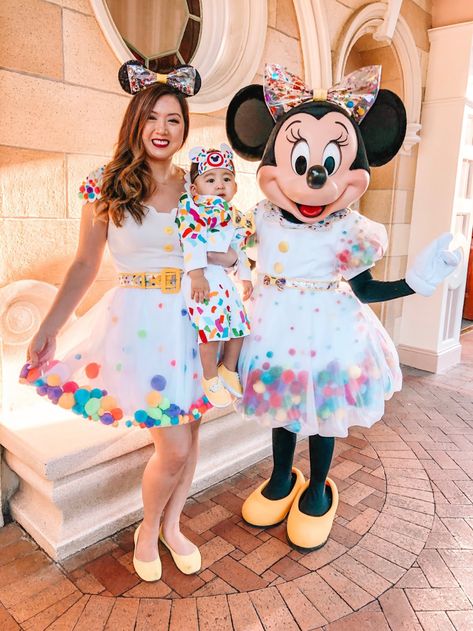 Mickey Mouse Dress, Tutu Tutorial, Pom Pom Dress, Minnie Bow, White Onesie, Run Disney, Adventure Book, Best Husband, Felt Fabric