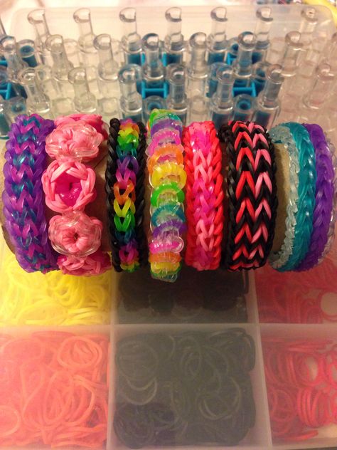 Rainbow loom bracelets Loom Band Bracelets Aesthetic, Crazy Loom Bracelets Patterns, Scene Loom Bracelets, Rainbow Loom Bracelets Aesthetic, Rainbow Loom Inspiration, Rubber Band Bracelet Ideas Loom Patterns, Crazy Loom Bracelets, Loom Bands Designs, Crazy Loom