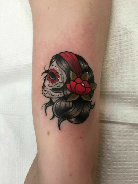 Pinup Skull Tattoo, Spanish Skull Tattoo, Day Of The Dead Flash Tattoo, Day Of The Dead Tattoo For Women, Female Sugar Skull Tattoo, Mexican Skull Tattoos Women, Sugar Skull Couple Tattoo, Dia De Los Muertos Tattoo Ideas Woman, Candy Skull Tattoo For Women