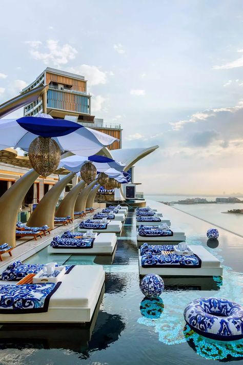 Cloud 22 | Rooftop Infinity Pool Lounge | Atlantis The Royal Cloud 22 Dubai, Villa Lifestyle, Royal Atlantis, Sea Club, Pool Club, Majolica Print, Pool Cabanas, Dubai Vacation, Europe Italy