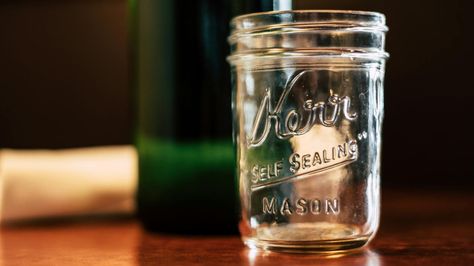 The Genius Way To Reuse An Old Mason Jar For Stylish Match Storage - House Digest Match Storage, Match Jar, Match Holder, Storage House, Mason Jar Lids, Glass Mason Jars, Jar Diy, The Genius, Mason Jar Diy