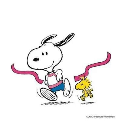 Snoopy and Woodstock, no bullying! Let's join them! Snoopy Running, Running Cartoon, Woodstock Snoopy, Woodstock Peanuts, Snoopy Cartoon, Peanuts Charlie Brown, Snoopy Images, Peanuts Cartoon, Peanuts Snoopy Woodstock