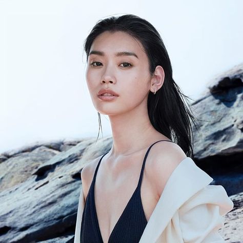 Ming Xi is a Chinese model. She is well known for her professional modeling career. She launched her career in 2009 after she attended a TV competition. Princess Of China, Lauren Southern, Tv Competition, Ming Xi, Intersectional Feminism, Victoria Secret Fashion, Modeling Career, Barbara Palvin, High Fantasy