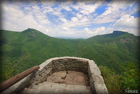 Wiseman's View - Linville Gorge - Been here lots! Left view is "Hawksbill." Right view is "Table Rock." Tn Mountains, Mountain Overlook, Utah Camping, Southwest Virginia, North Carolina Vacations, Mountain Waterfall, North Carolina Travel, Western Nc, Nc Mountains