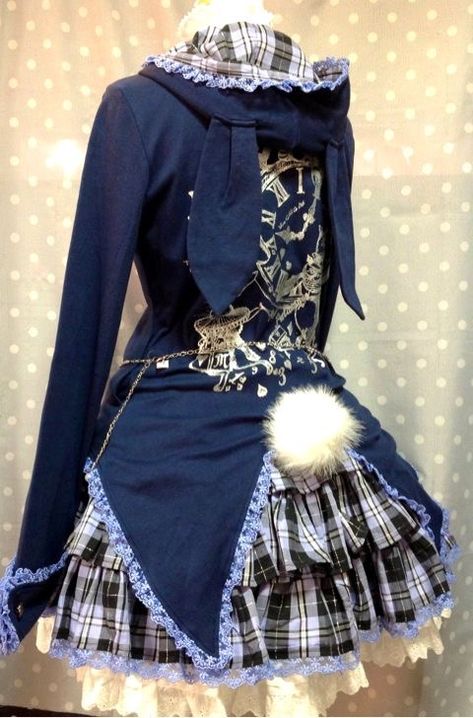 Alice In Wonderland Outfit Aesthetic, Alice In Wonderland Aesthetic Outfit, Alice In Wonderland Clothes, Alice In Wonderland Outfit Ideas, Alice In Wonderland Inspired Outfits, Wonderland Outfit, Alice In Wonderland Outfit, Outfit Anime, Lolita Outfits