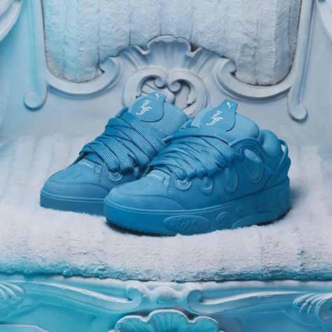 @melo and @pumahoops unveil the MB.04, featuring a light blue base with bold silver overlays for a futuristic look. Alongside, the LaFrancé 1:1 in all-over baby blue brings a Y2K-inspired, retro vibe with its exaggerated lines. Launching September 12, these kicks will be available at PUMA’s website, flagship stores, and select retailers. Rate 1-10 ⁉️ — Follow: @trendsetterstyle_ for Daily Fashion/Streetwear News, Trends, Drops & More!! - #PUMA #MeloMB04 #LaFrancé1:1 #Trendsetterstyle Puma X, Fashion Streetwear, Retro Vibe, Blue Shoes, Daily Fashion, Streetwear Fashion, Baby Blue, Casual Shoes, Tennis