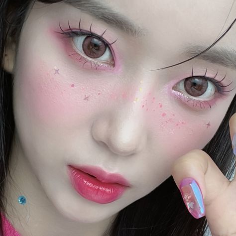 K Pop Makeup, Enhypen Concert, Makeup 2023, Kpop Makeup, Pop Makeup, Concert Makeup, Asian Makeup Looks, Inspo Hair, Portrait Reference