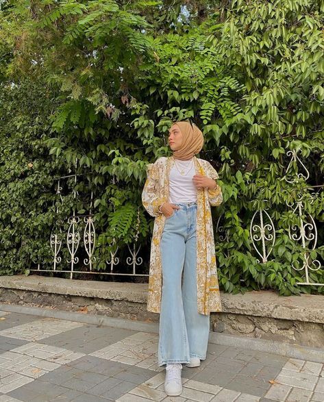 Long Shrugs Outfit, Shrugs Outfit, Hijabi Fashion Summer, Diy Belt For Dresses, Stylish Outfits Casual, Hijab Fashion Summer, Modern Hijab Fashion, Stylish Hijab, Hijab Trends