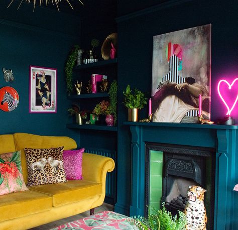 Maximalist Living Room, Teal Living Rooms, Colourful Living Room, Maximalist Decor, Victorian Terrace, Design Del Prodotto, Design Living Room, Living Room Inspo, A Living Room