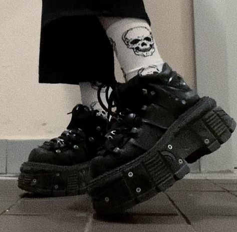 Punk Style Women, Alt Shoes, Boots Metal, New Rock Boots, Woman Sneakers, Goth Rock, Rock Boots, Goth Shoes, Black Platform Boots