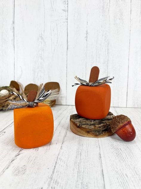 Dice Diy, Wood Crate Diy, Cute Fall Decor, Dollar Tree Farmhouse, Marshmallow Crafts, Topiary Diy, Dollar Tree Pumpkins, Crate Diy, Dollar Tree Fall