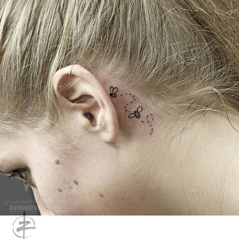 Ear Tattoos Women, Cute Behind The Ear Tattoos, Snall Tattoos, Single Tattoo, Adorable Tattoos, Behind The Ear Tattoos, Small Bee Tattoo, Honey Bee Tattoo, Flying Bee