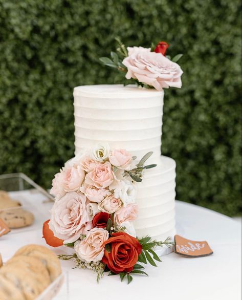 fresh flowers on a 2 tier wedding cake 2 Tier Wedding Cake, Cake Florals, 2 Tier Wedding Cakes, Fresh Flower Cake, Tiered Wedding Cake, Fresh Flower, Flower Cake, Fresh Flowers, Wedding Cake