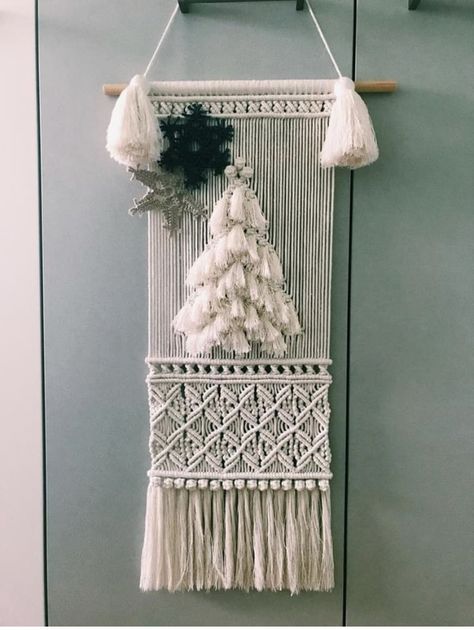 Diy Yarn Decor, Pola Macrame, Macrame Wall Hanging Tutorial, Makramee Diy, Macrame Knots Pattern, Homburg, Macrame Wall Hanging Diy, Macrame Wall Hanging Patterns, Noel Diy